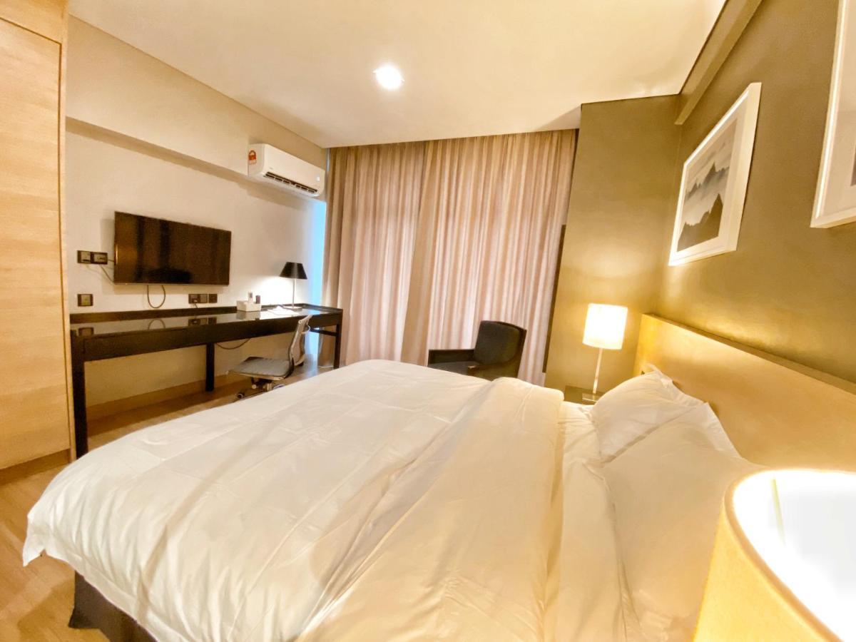 Straits Suite By C Homestay Malacca エクステリア 写真