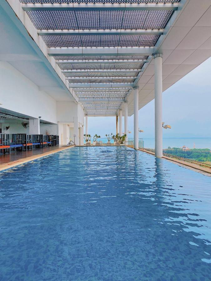 Straits Suite By C Homestay Malacca エクステリア 写真