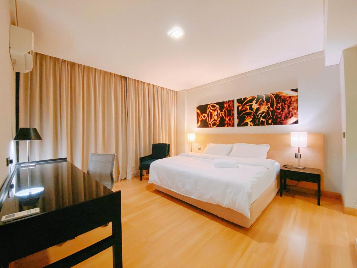 Straits Suite By C Homestay Malacca エクステリア 写真