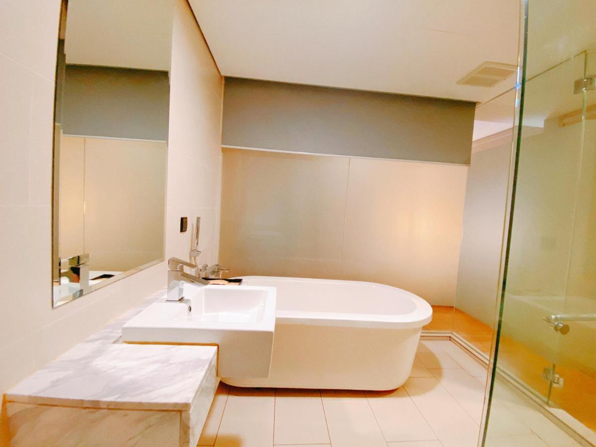 Straits Suite By C Homestay Malacca エクステリア 写真