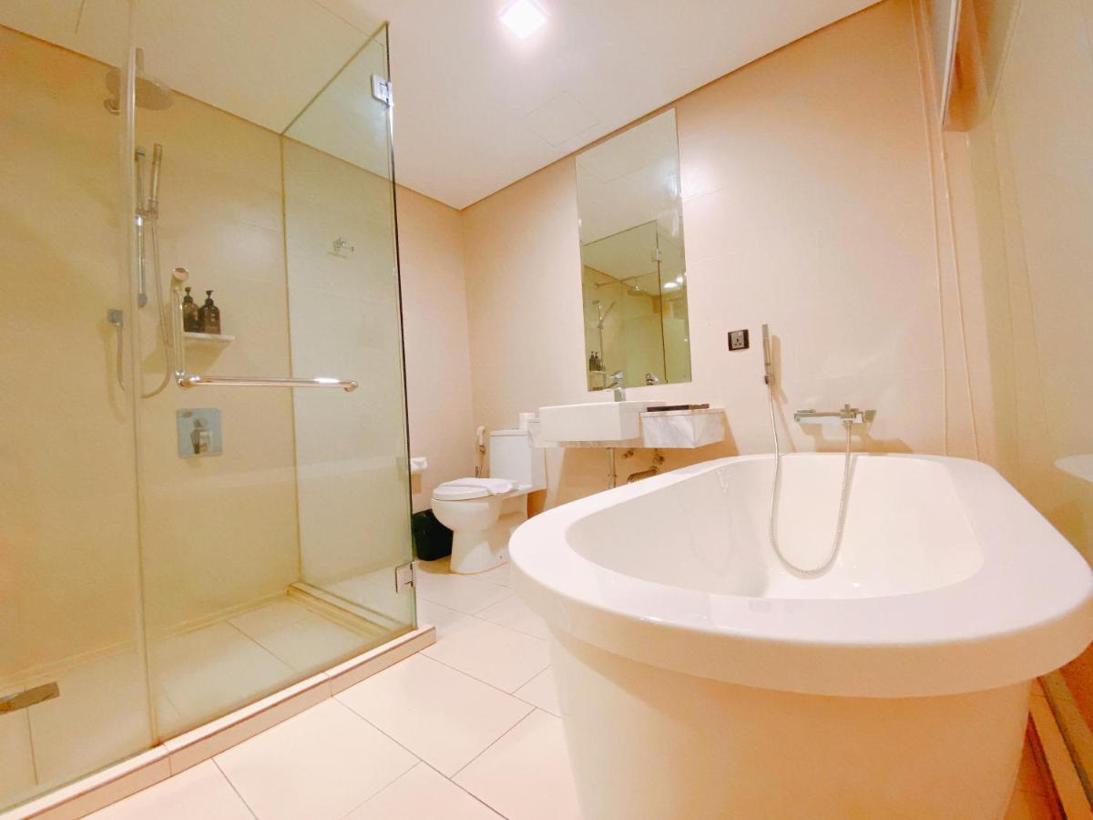 Straits Suite By C Homestay Malacca エクステリア 写真