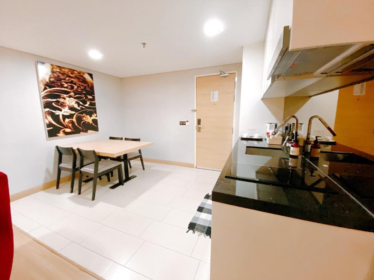 Straits Suite By C Homestay Malacca エクステリア 写真