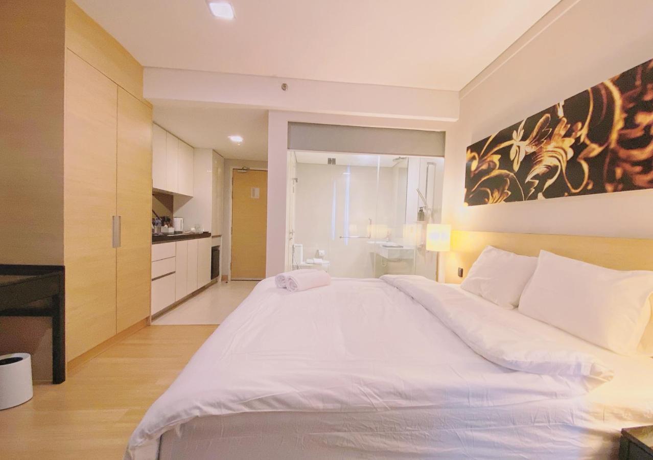 Straits Suite By C Homestay Malacca エクステリア 写真