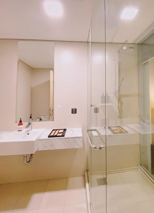 Straits Suite By C Homestay Malacca エクステリア 写真
