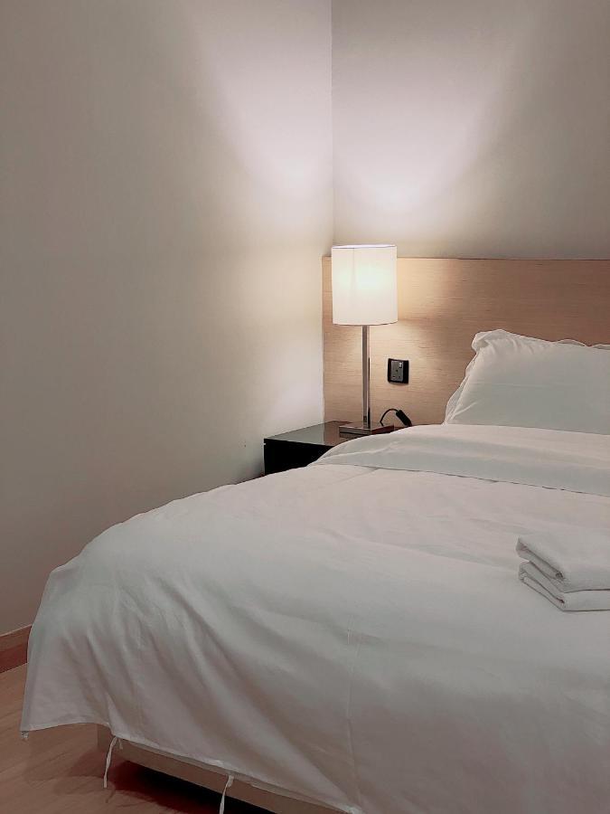 Straits Suite By C Homestay Malacca エクステリア 写真