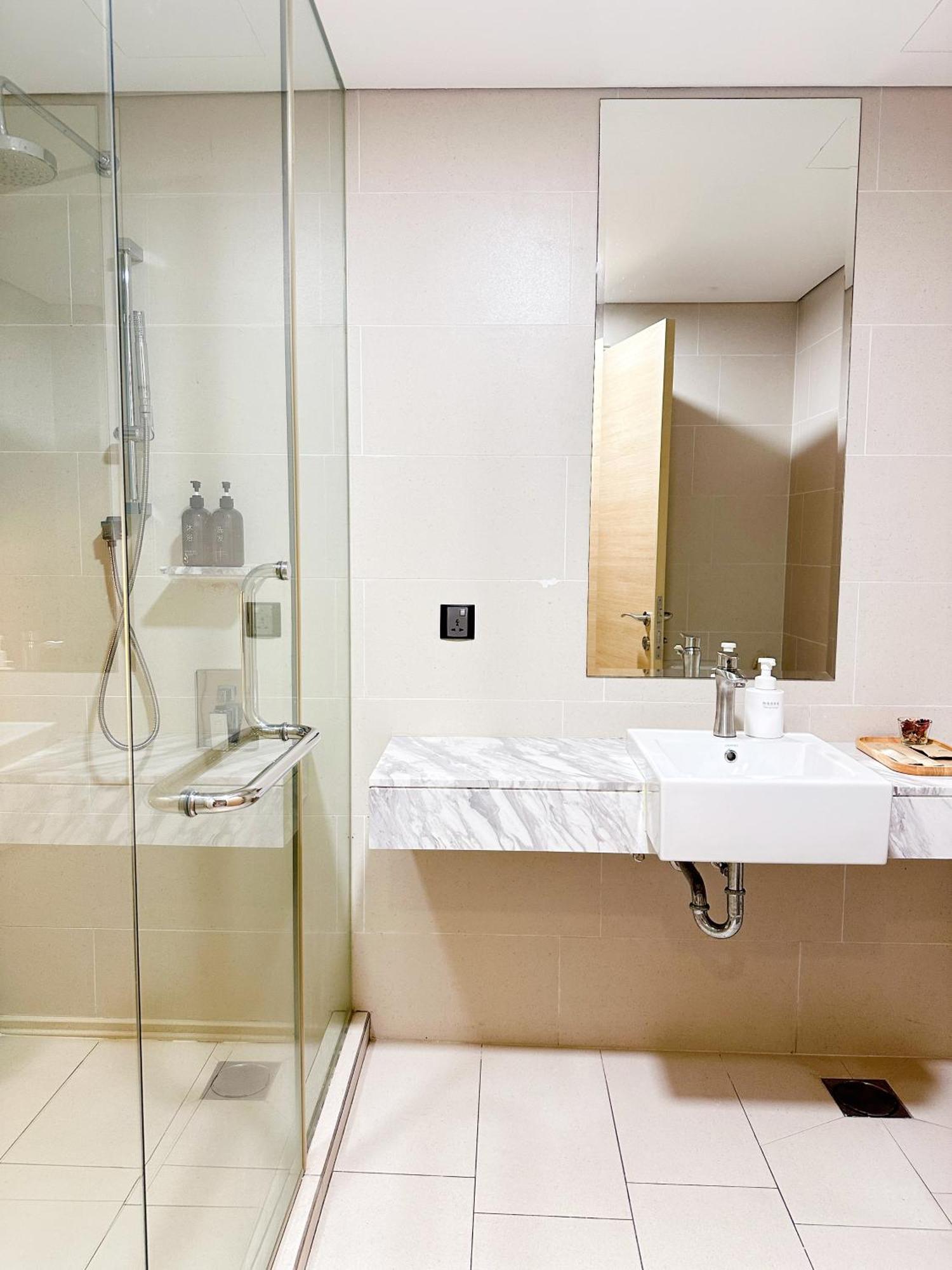 Straits Suite By C Homestay Malacca エクステリア 写真