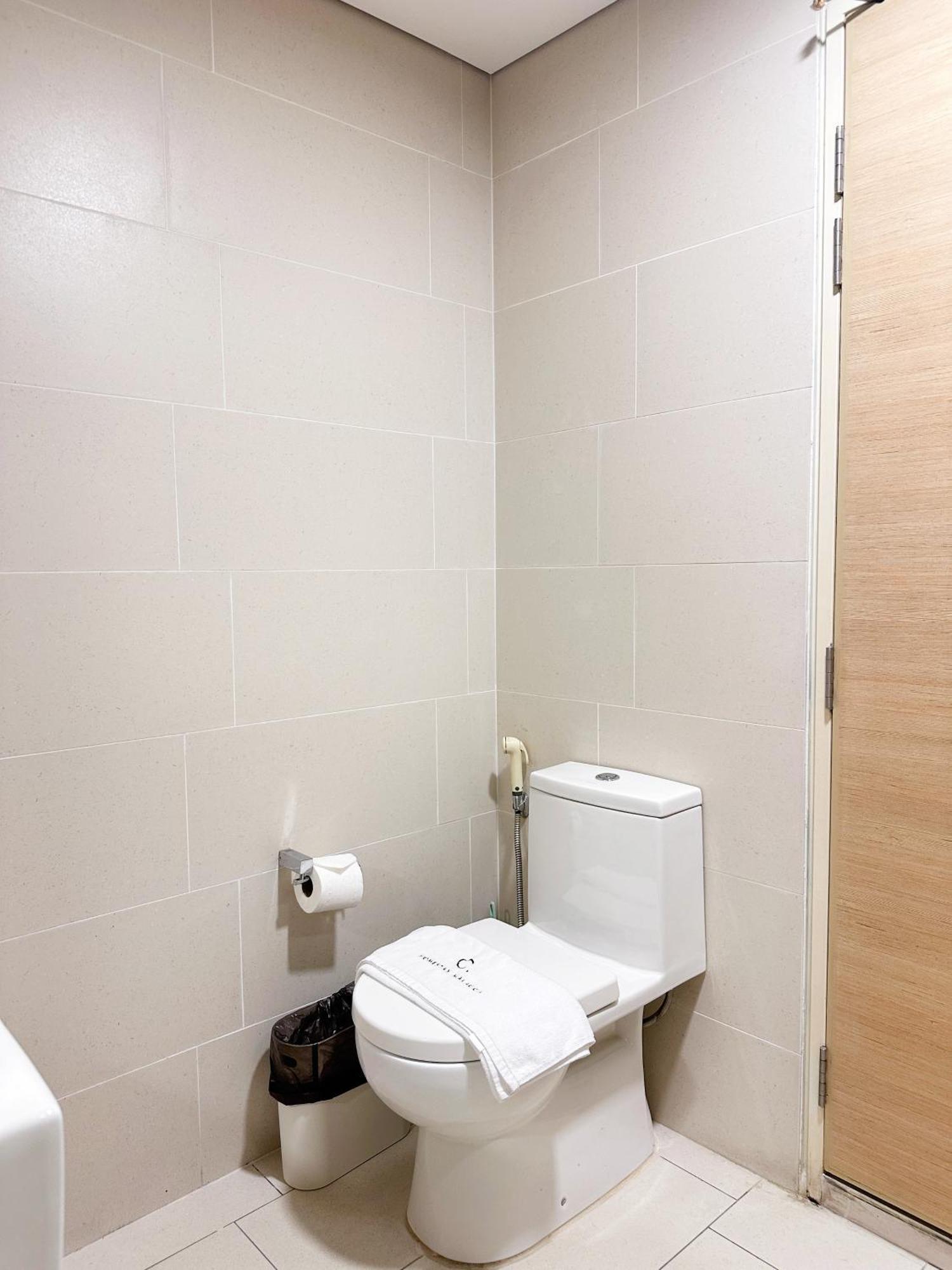 Straits Suite By C Homestay Malacca エクステリア 写真