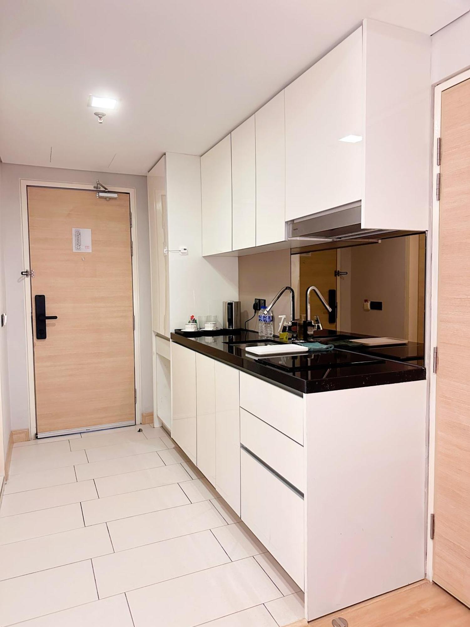 Straits Suite By C Homestay Malacca エクステリア 写真